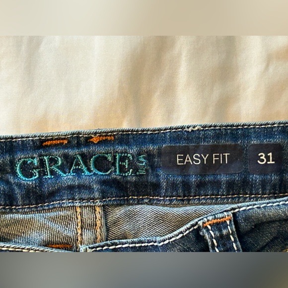 Grace in LA Women's Floral Embroidered Embellished Stonewashed Bootcut Jeans - Picture 4 of 9